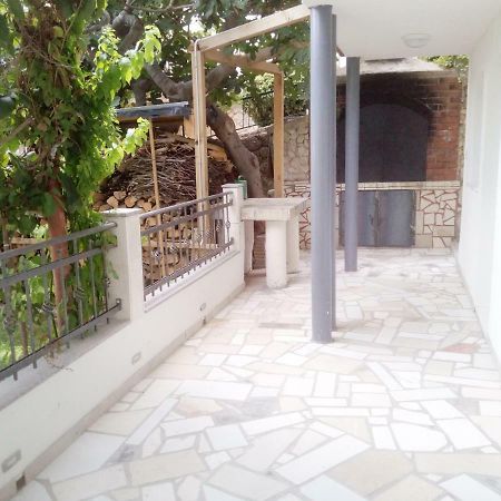 Pavlic 2 Apartamento Omiš Exterior foto