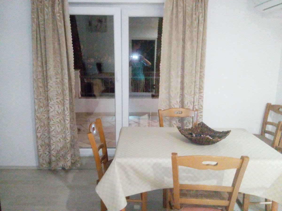 Pavlic 2 Apartamento Omiš Exterior foto